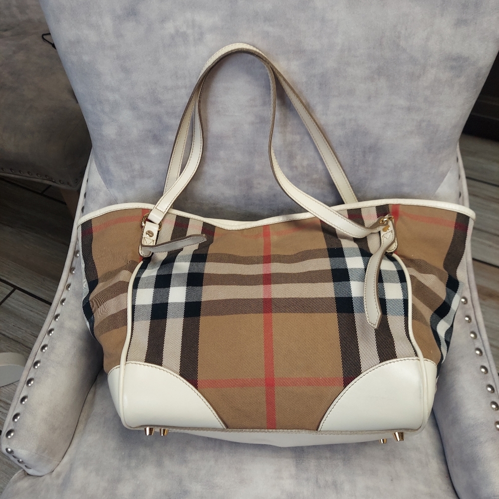 Burberry canterbury house check and leather